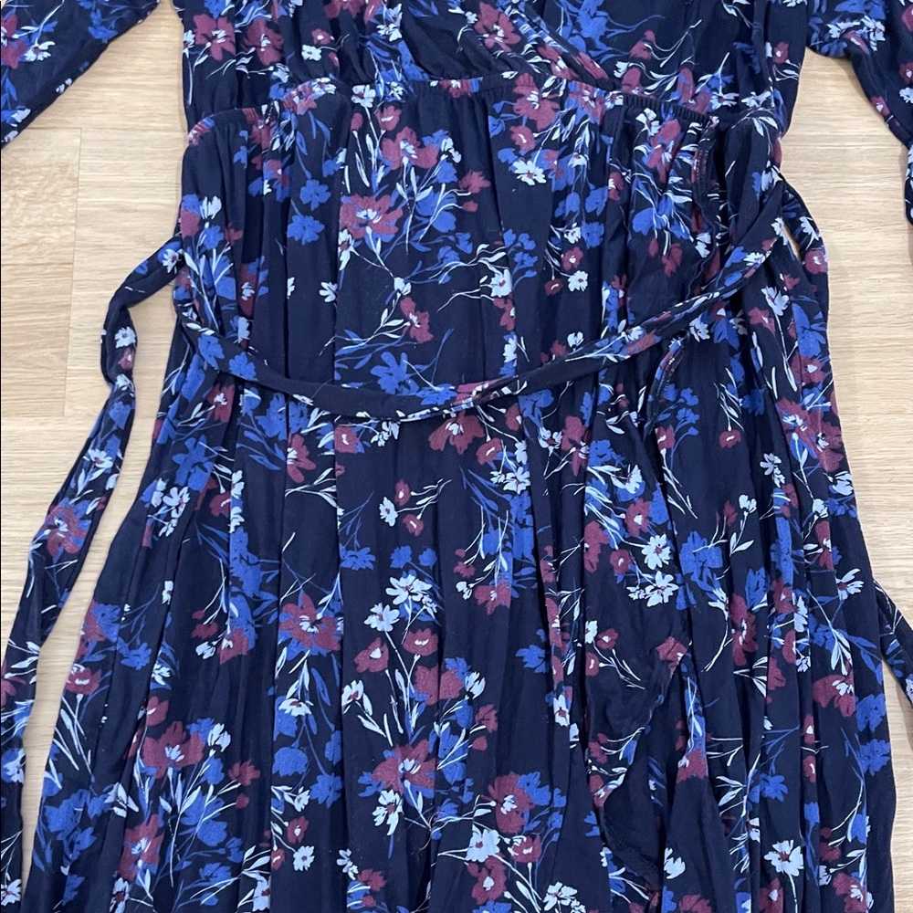 Elegant Floral Navy Maxi Dress - Picture 4 of 6